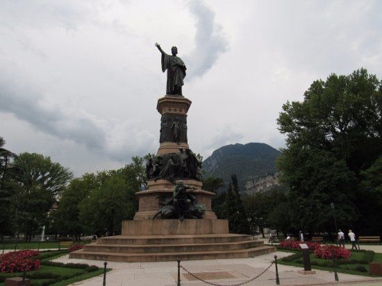 Piazza Dante