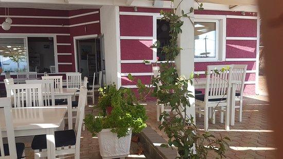 Deti Jon Restaurant & Pizza