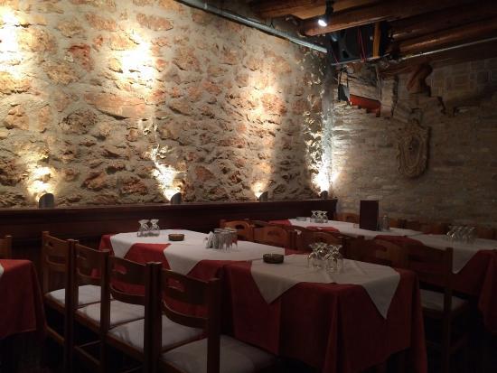 Taverna To Mavreli