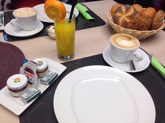 Cafe Bistro COME IN