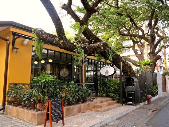 Dee's Cook House