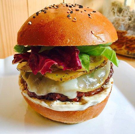 12 Morsi Burger & Friends