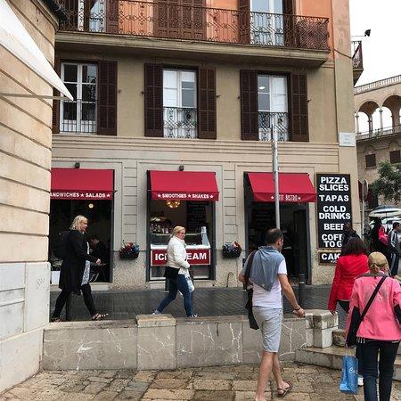 Petit Bistro