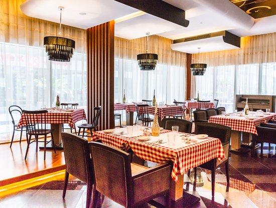 Dino's Bistro Italiano