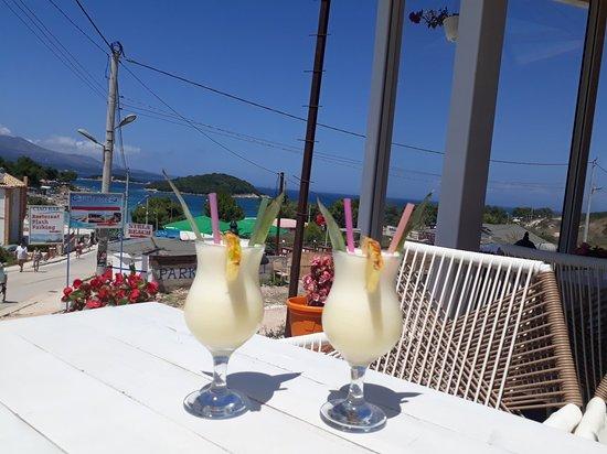 Island Restaurant & Pizza