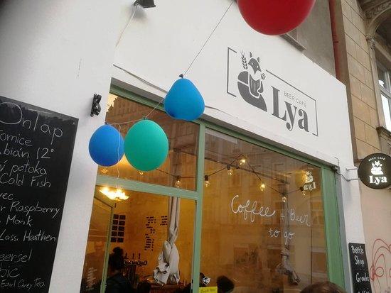 Lya Beer Cafe