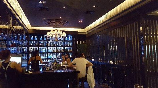 Manhattan Bar