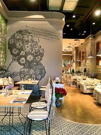 Love Eat Bistro