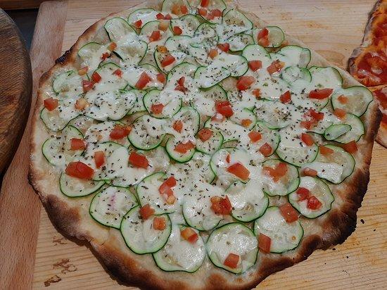 Whinnie Pizza