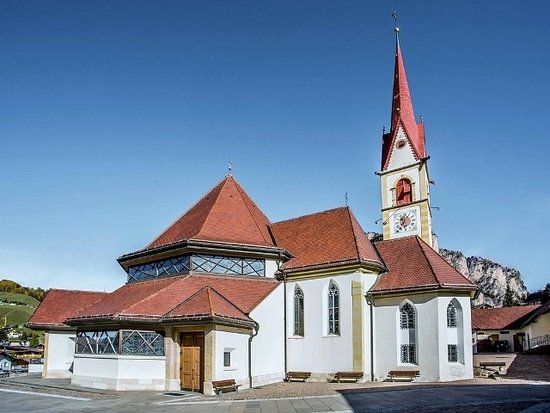 Chiesa Parrocchiale Santa Maria Assunta con Cimitero