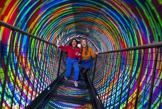 Camera oscura e mondo di illusioni