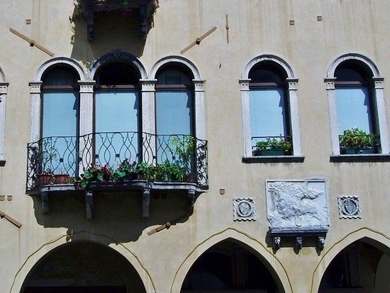Loggia dei Ghibellini
