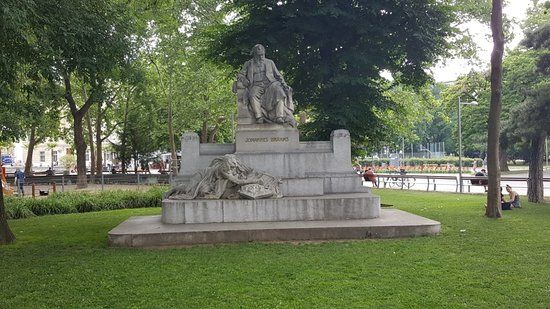 Statua di Brahms