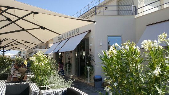 Bar Galliano