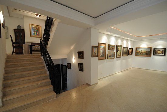 Amber Gallery