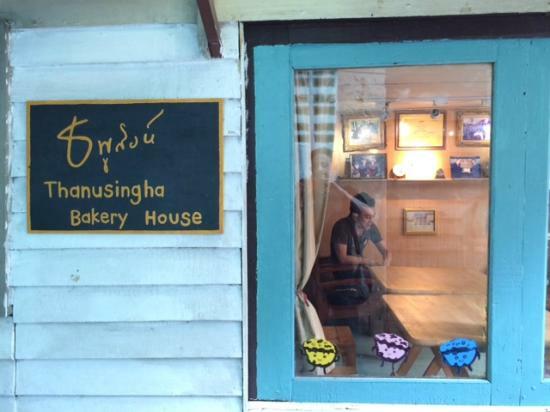 Thanusingha Bakery House