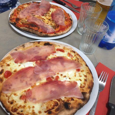 Bar Pizzeria La Lucciola