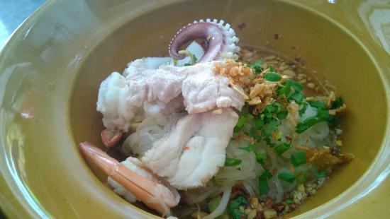 Tom Yam Nam Luek Restaurant